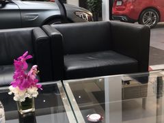 -上海星瀚奔驰4S店(红柳路店)