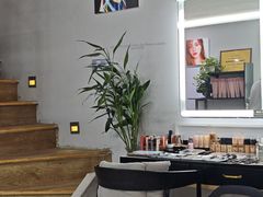 -ME觅妆·定制美妆·彩妆私教(菱角湖店)