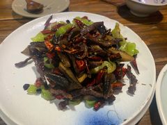 牛干巴炒小黑鸡枞-云上千禾(水上店)