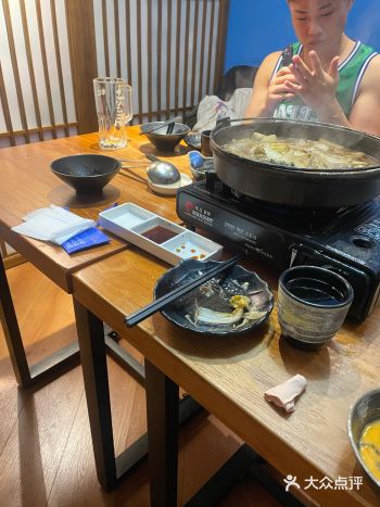 这家店的特色菜是真的很赞,每一道菜的摆盘都非常精致