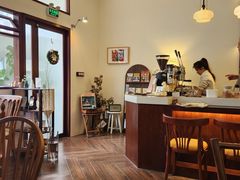 -Café Monson