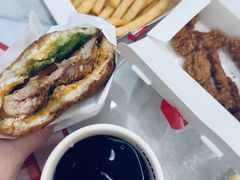-必胜客(威高广场店)