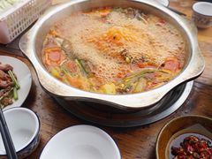 -苗家恒灵酸汤鱼-跳水牛肉连锁店(凯里总店)