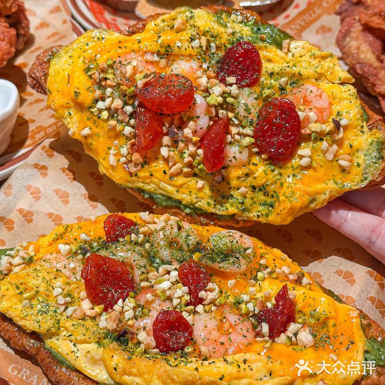 广州首家！！！滑蛋虾仁扁可颂好好吃！