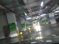 -龙湖虹桥天街-停车场