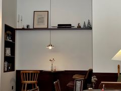 -Café Monson