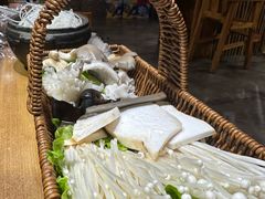 -围炉·云南铜瓢牛肉火锅(桐柏路店)