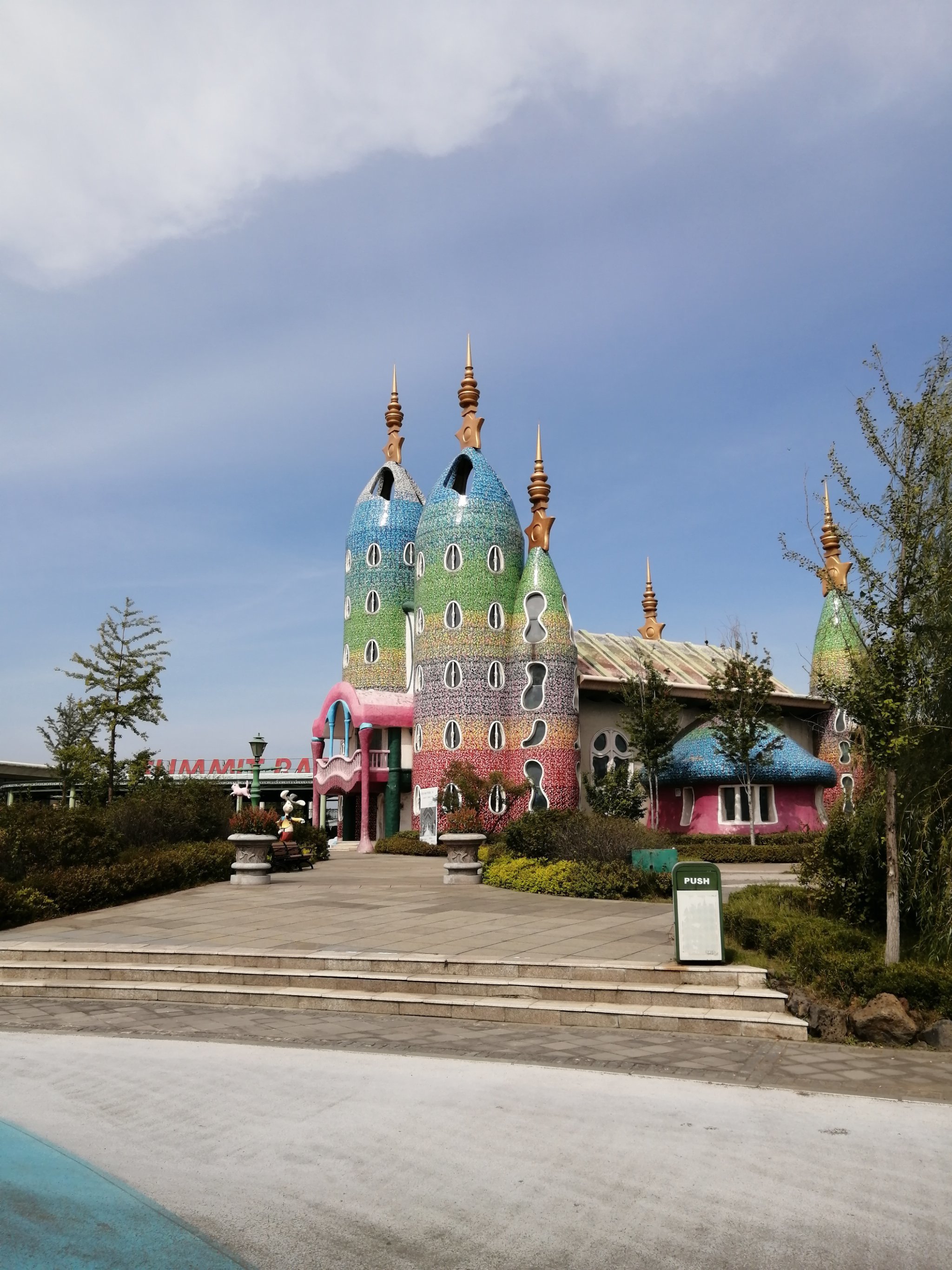 前两天去的热高乐园,由于是工作日人非常少