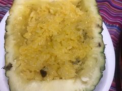 -香巴拉云南餐厅(华莱坞店)