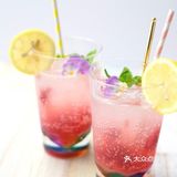 清爽夏日🌟簡易料理：覆盆子檸檬氣泡飲🌟