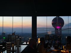 -FLAIR顶层餐厅酒吧(浦东丽思卡尔顿酒店)