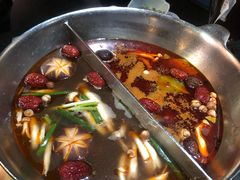 双拼锅底-湊湊火锅·茶憩(新中关购物中心店)