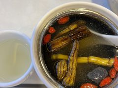 乌鸡石斛汤-壹只卤鹅·潮汕菜(莲塘店)