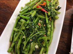 -Dang restaurant (patong phuket)