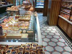 面包甜点陈列柜-TOUCH泰奇(宝杨宝龙广场店)