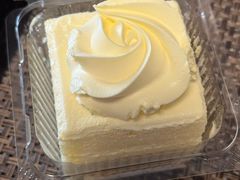 咸芝白脱蛋糕-红宝石·鲜奶小方·海派西点房(万航店)