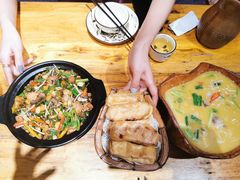 -老滇山寨•云南特色菜•地方菜•民族风情歌舞表演(金碧店)