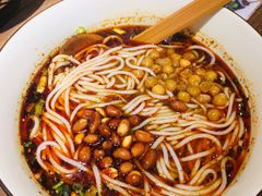 麻婆婆伤心酸辣米线-麻婆婆白家肥肠粉(海岸城店)