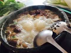 -南渝食府.墨脱石锅松茸鸡