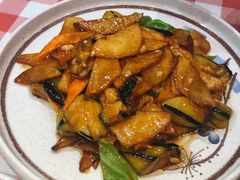 地三鲜-东北哈尔滨酱骨头馆房掌柜铁锅炖