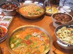 -野山舂·贵州现舂酸汤火锅(鸿通城店)