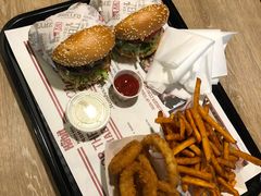 -The Habit Burger Grill 哈比特汉堡(复兴soho店)