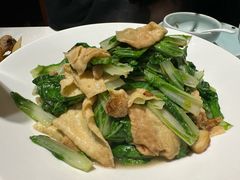 -江城小馆陕南妈妈菜·全球旅行餐厅(钟楼店)