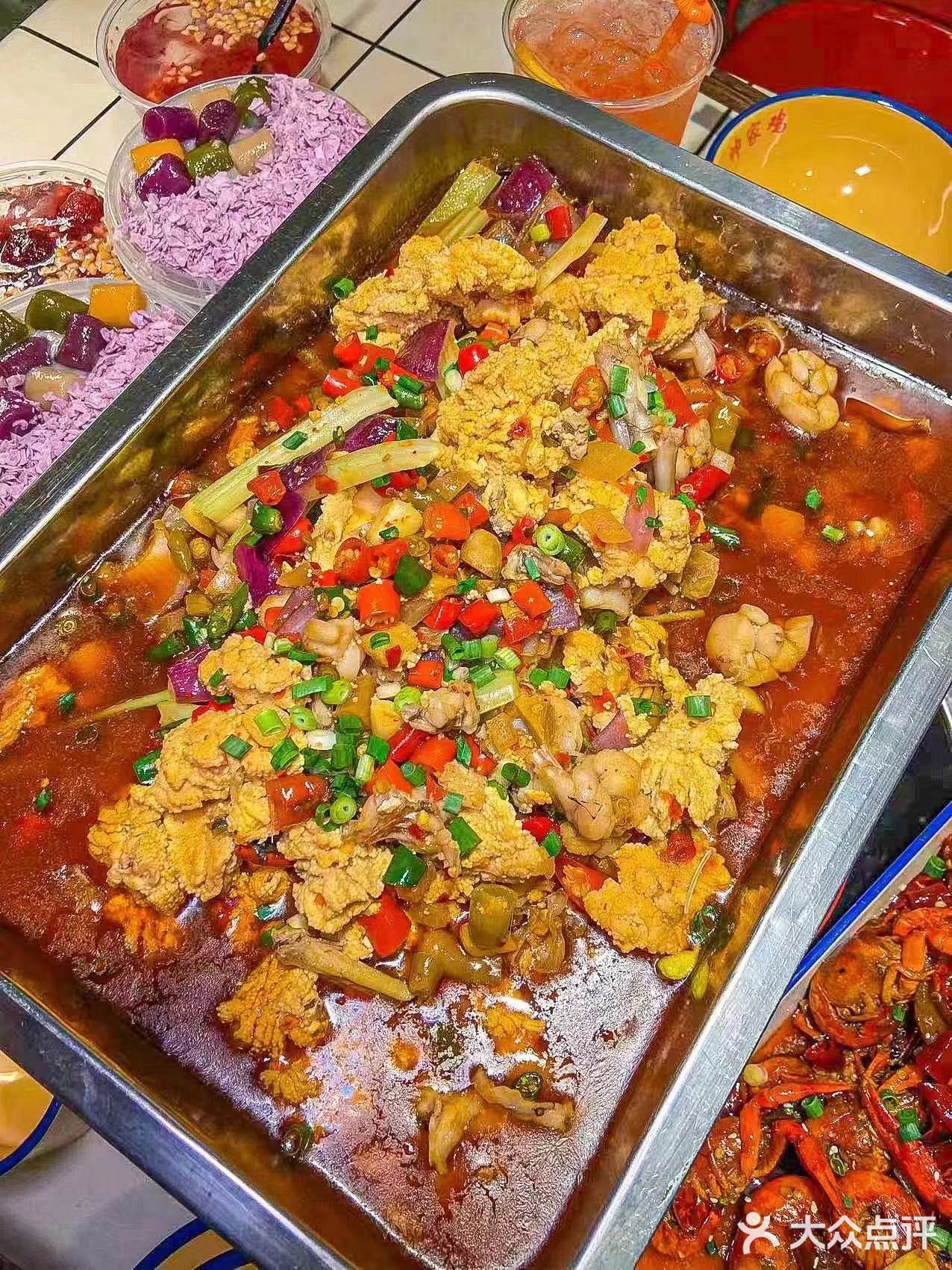 同事们路过这家餐厅，看到了它的招牌菜 小龙虾