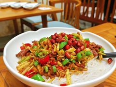 小炒黄牛肉拌粉-包小笼·金牌汤包(中山路店)