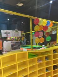 -蹦蹦跳跳(新奥购物中心店)