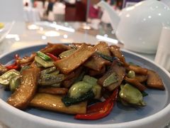 腊八蒜炒杏鲍菇-新加坡瑞珍•海河观景餐厅