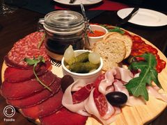 -恰餐厅及酒吧 CHAR Bar & Grill (北京丽都皇冠假日店)