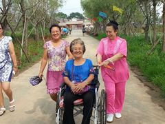 -北纬44度·金珠花海休闲农业旅游景区