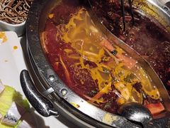 -茅草房·河畔园林火锅