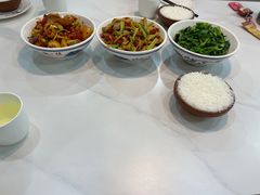 -独一佳老胡湘菜馆(矿山路店)