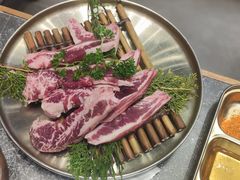 -草家酱蟹炭火烤肉店(珲春南路二店)