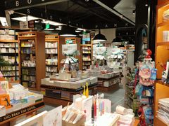 -西西弗书店&矢量咖啡(凯德晶萃广场店)