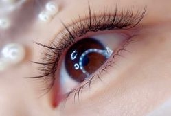 -孔雀手美甲美睫护理