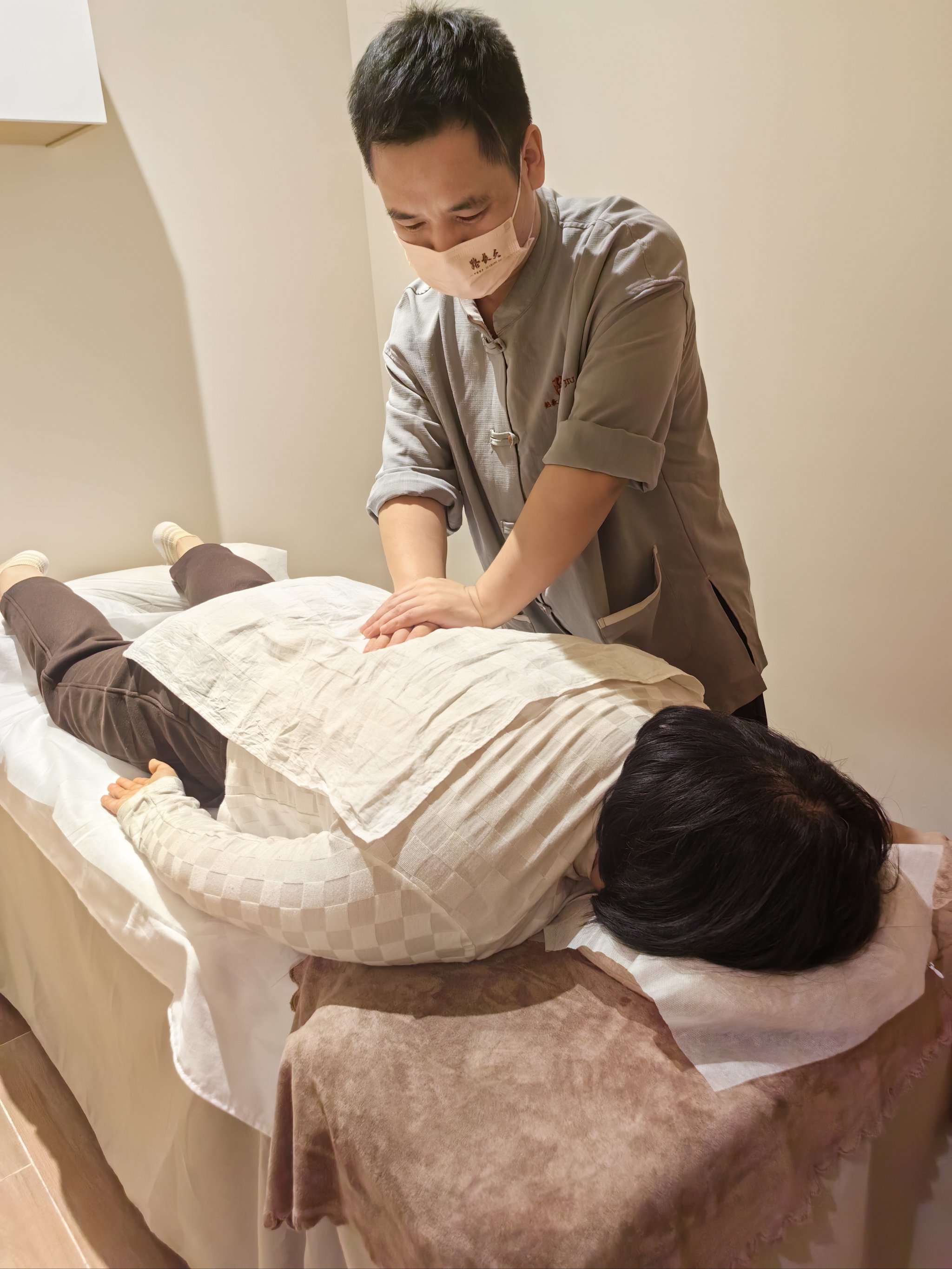 安利这家推拿馆,70分钟找回直立行走的快乐!