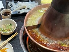 -果松木炭酸菜铜火锅·外婆参鸡汤