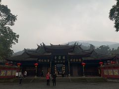 -峨眉山报国寺