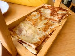 招牌奶香饼-关东小磨东北菜(上海长风大悦城店)