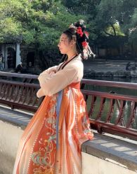 -一揽芳华汉服旗袍体验馆(拙政园店)