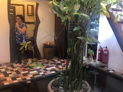 -Cuc Gach Quan Restaurant