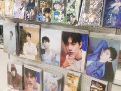 -Love Star追星馆(上海静安大悦城店)