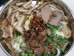 红烧牛肉粉-花溪王记牛肉粉(四季花溪商场店)