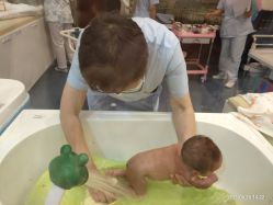 -卓玥国际月子会所(罗山路店)
