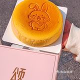 来南京路步行街 芝士蛋糕一人一个!!!