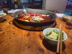 -四小区火锅·巷子里的重庆火锅(花照壁店)