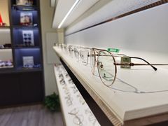 -宏宇眼镜蔡司依视路折扣店(兆佳眼镜城店)